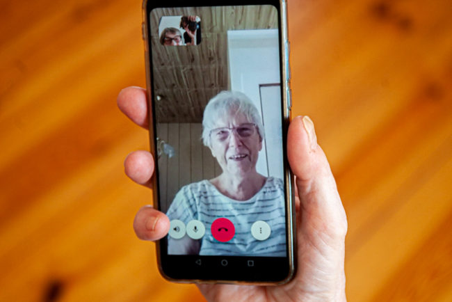 Eine App als Verbindung zum Senioren Tablet